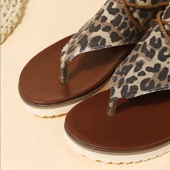 Leopard Print Thong sandal - Picture 3 of 5